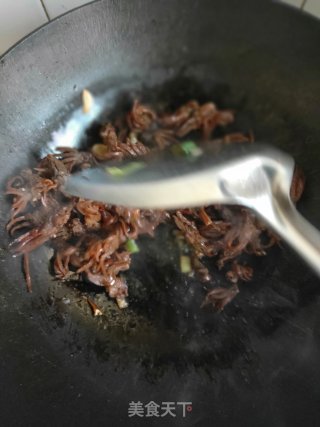 New Method of Dried Squid-fried Squid with Colored Pepper recipe