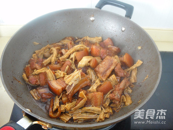 Roast Pork with Yuba recipe
