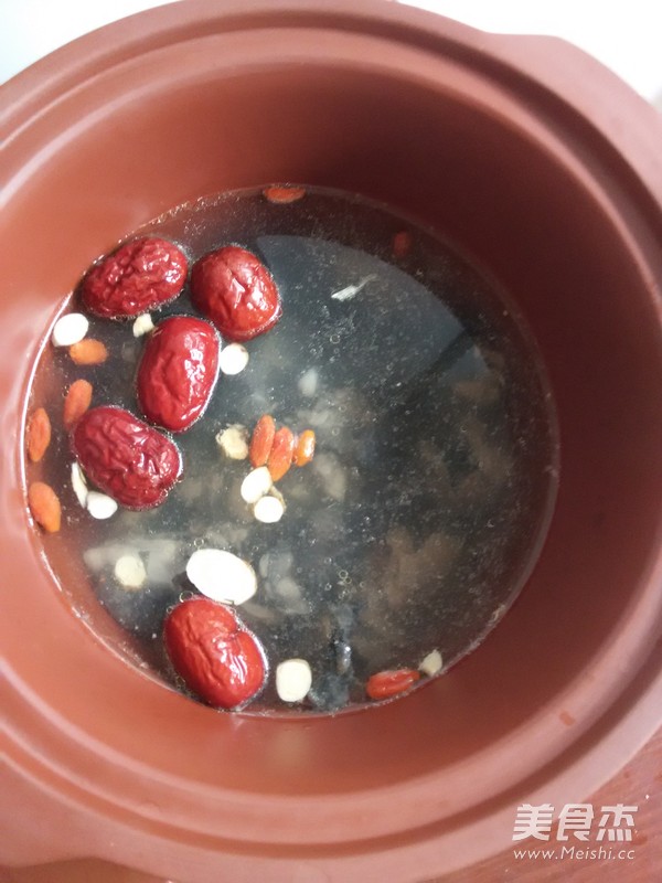 Lily Codonopsis Black Chicken Soup recipe