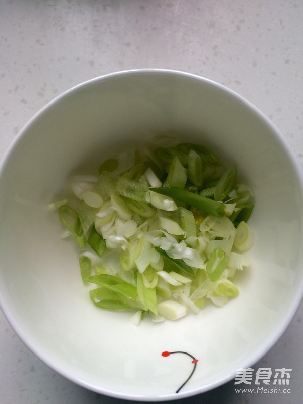 Stir-fried Pork with Garlic Stalks recipe