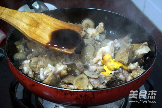 Stir-fried Chicken with Mushrooms recipe