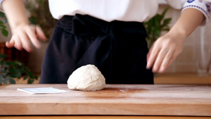 Start Making Egg Yolk Crisps from Fried Red Bean Paste (video) recipe