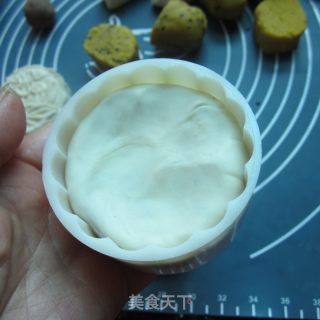 Bean Paste Mooncakes recipe