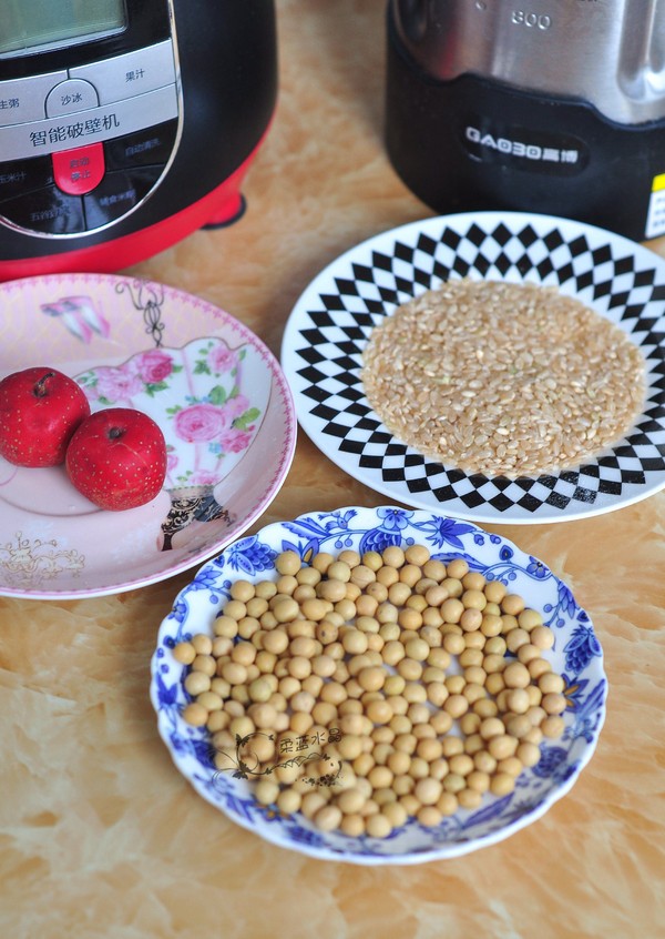 Brown Rice Hawthorn Soy Milk recipe