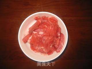 Stir-fried Beef with Garlic Sprouts recipe