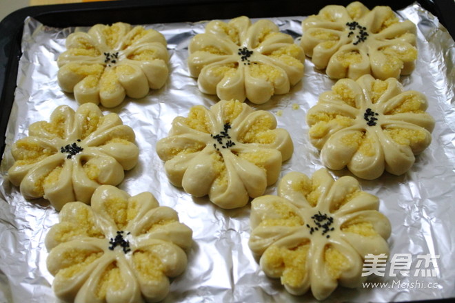 Coconut Flower Bun recipe
