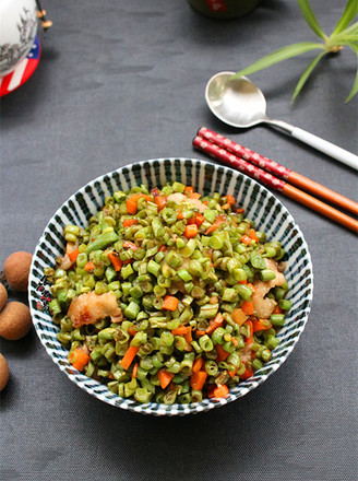 Stir-fried Pork with Carrots and Carrots recipe