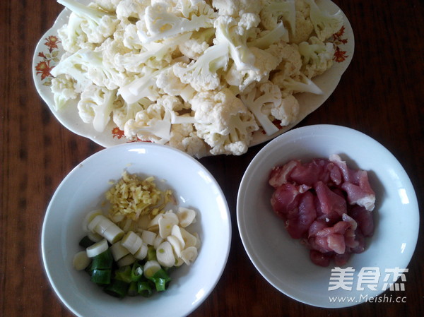 Cauliflower Stir-fried Pork Slices recipe