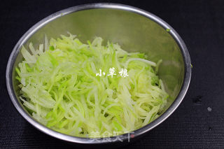 Fish Meat and Radish Soup with Fresh Eyebrows recipe