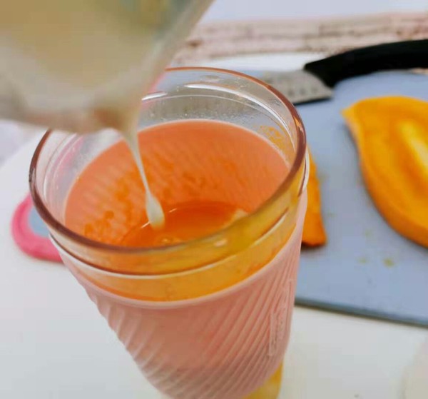 Easily Ask You to Make A Delicious Mango Smoothie recipe