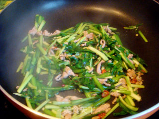 Stir-fried Shredded Pork with Leek recipe