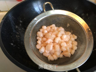 Stir-fried River Prawns with Chicken Head and Rice recipe