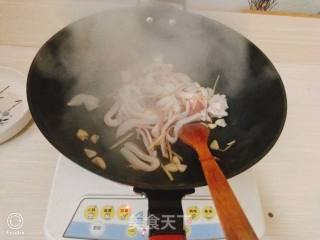 Stir Fried Squid with Garlic recipe