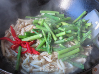 Stir-fried White Jade Mushroom with Red Wine recipe