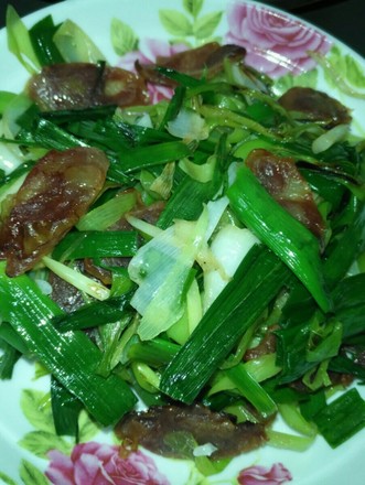 Stir-fried Sausage with Garlic recipe