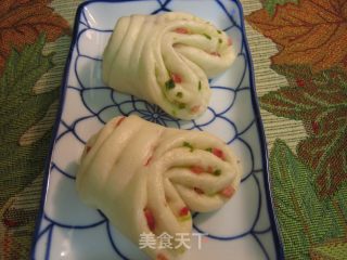 A Small Gift for Children's Day-pig's Knuckle Milk and Chive Rolls recipe