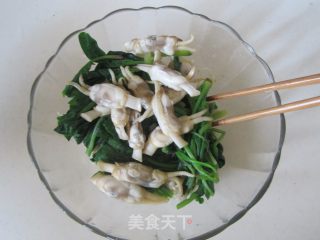 Sacred Spinach Mixed with Enoki Mushrooms recipe