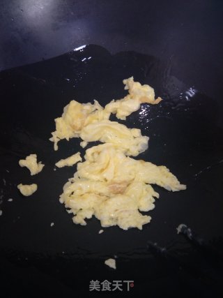 Scrambled Eggs with Yellow Flower Fungus recipe