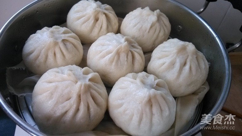 Steamed Buns with Radish and Cherry Seed Stuffing recipe