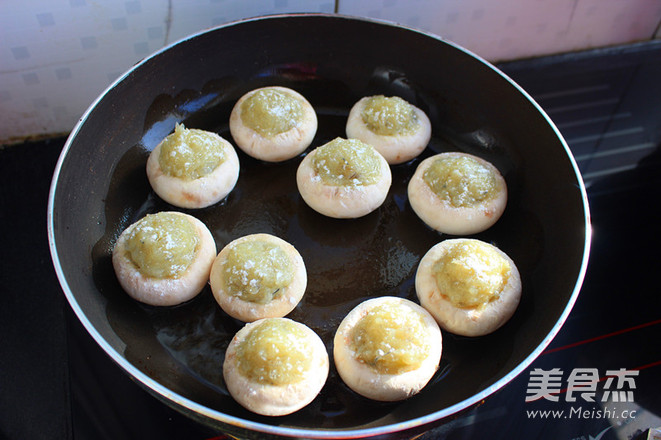 Curry Shrimp Stuffed Mushrooms recipe
