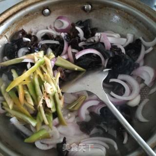 Fried Fungus with Onion recipe
