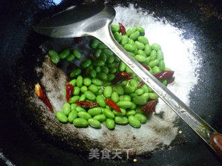 Fried Lotus Leaf Egg with Edamame recipe