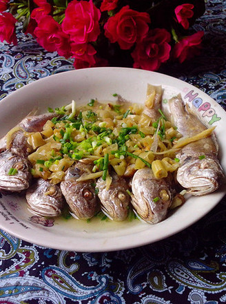 Steamed Yellow Croaker with Pickled Peppers recipe