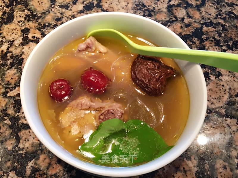 Stewed Chicken Soup with Red Dates and Mushrooms recipe