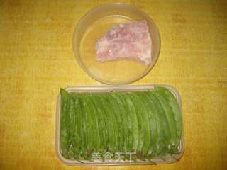 Fried Pork with Snow Pea recipe