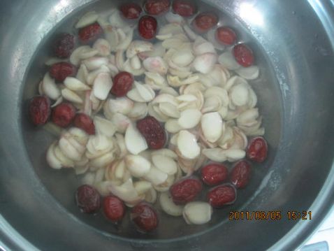 Red Date Lily Soup recipe