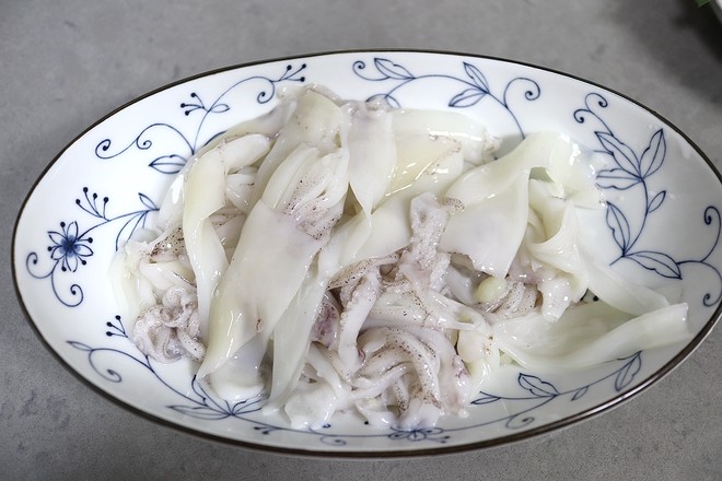 Fried Sea Hare with Onion and Pepper recipe