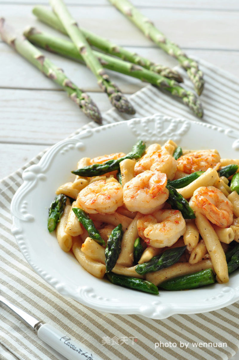Shrimp and Asparagus Hollow Noodles recipe