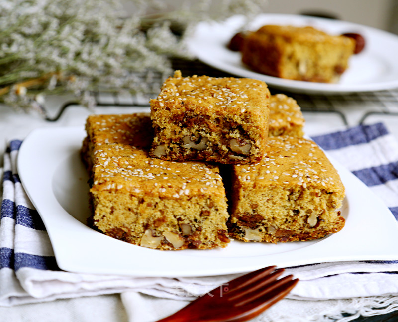 #aca烤明星大赛#healthy Red Dates Walnut Cake recipe