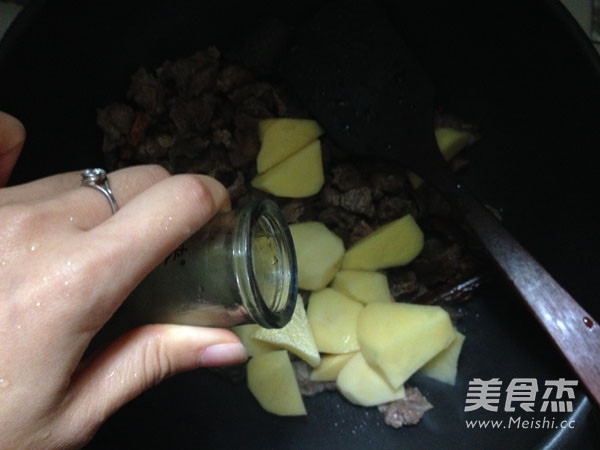 Potato Clay Beef Brisket recipe
