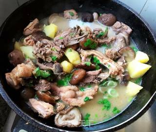 Big Bone Chicken Stewed Potatoes and Shiitake Mushrooms recipe