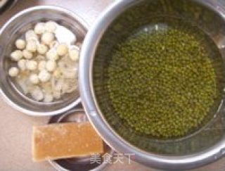 Lotus Seed Lily Green Bean Paste--a Delicacy Indispensable in Summer recipe