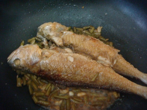 Braised Yellow Croaker with Capers recipe