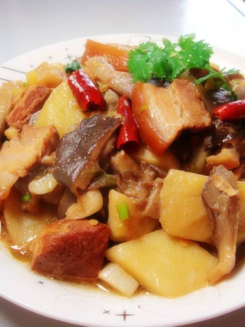 Potatoes and Mushroom Roasted Pork recipe