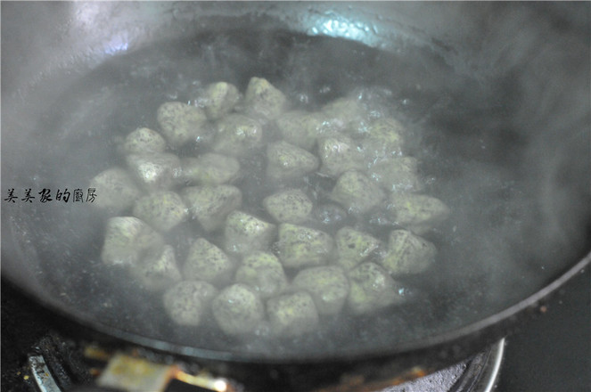Stir-fried Black Sesame Balls recipe