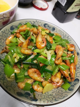 Stir-fried River Prawns with Green Peppers recipe