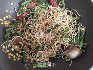 Braised Noodles with Beans recipe