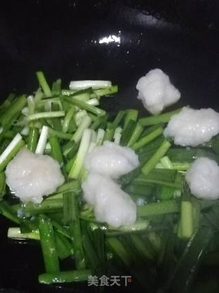 Stewed Fish Balls with Leek recipe