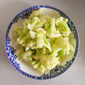 Stir-fried Cauliflower with Tomatoes (summer Appetizer) recipe