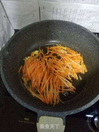 Fried Noodles with Carrots and Eggs recipe