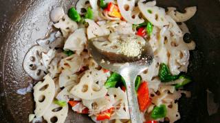 Fried Lotus Root Slices-nourishing Yin and Nourishing Lungs in Autumn recipe