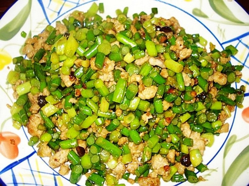 Garlic Stalk Minced Pork recipe