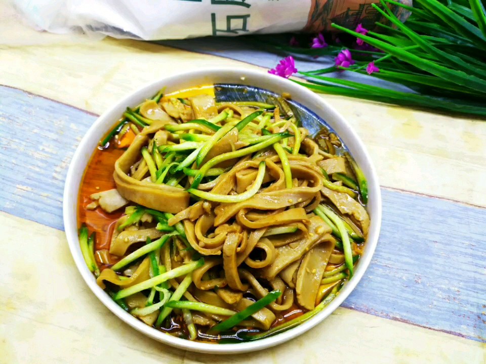 #试吃#chilled Naked Oat Noodles recipe