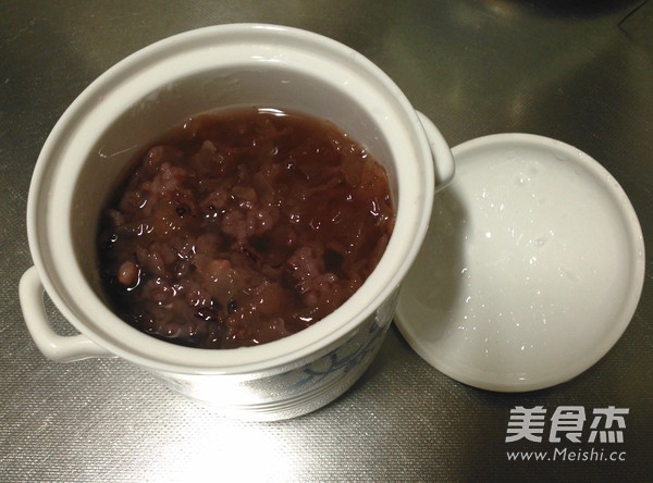 Purple Rice Coix Seed Tremella Congee recipe