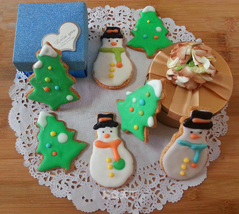 Christmas Frosting Almond Cookies recipe