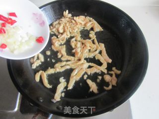 Stir-fried Shredded Chicken with Celery Chiba Tofu recipe